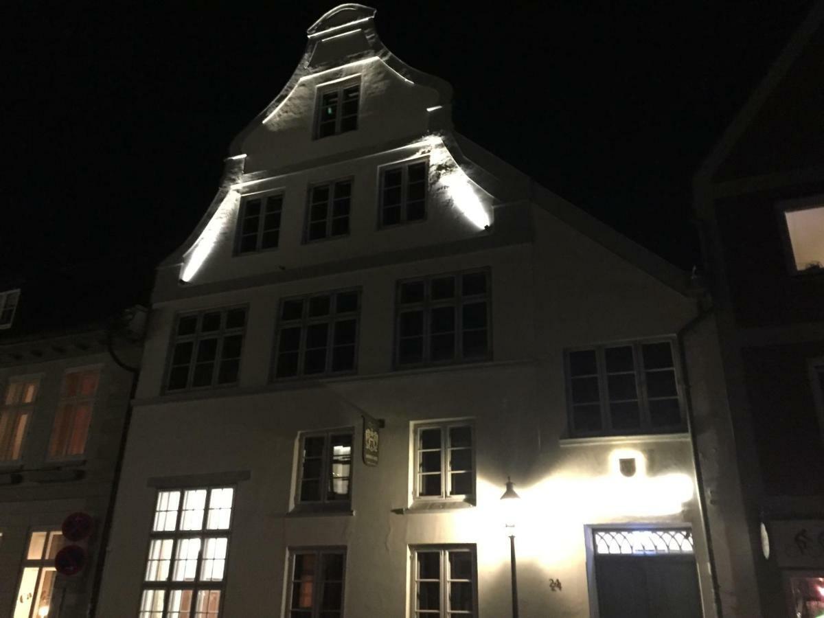 Anno 1433 Hotel Lueneburg Buitenkant foto